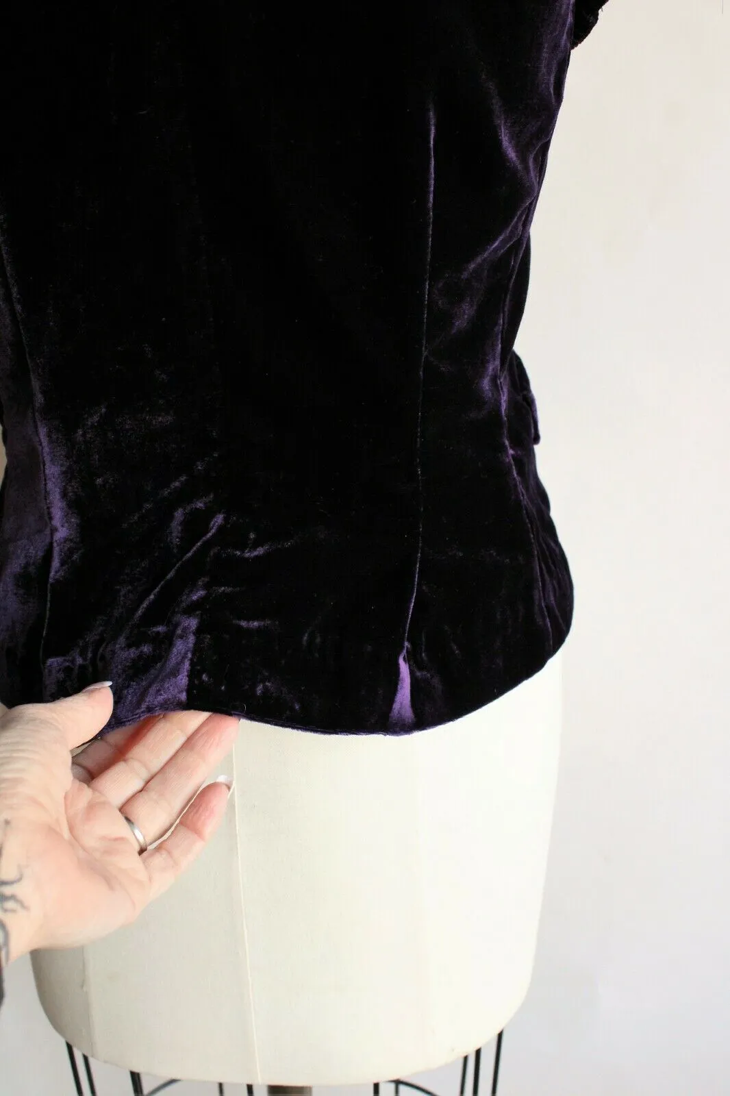 BCBG Max Azria womens purple velvet jacket, size Medium,