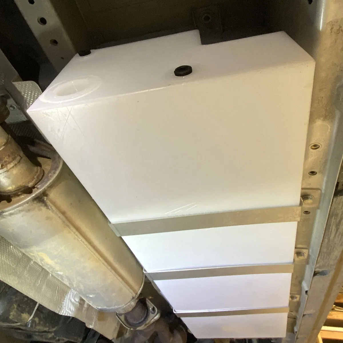 Northwest Conversions (TR-UC-16) 16 GALLON TRANSIT VAN UNDERCARRIAGE WATER TANK