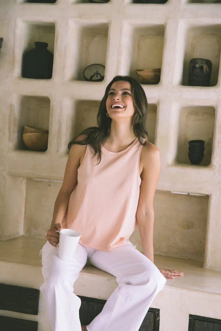 "Strong Woman" Wanderer Tank