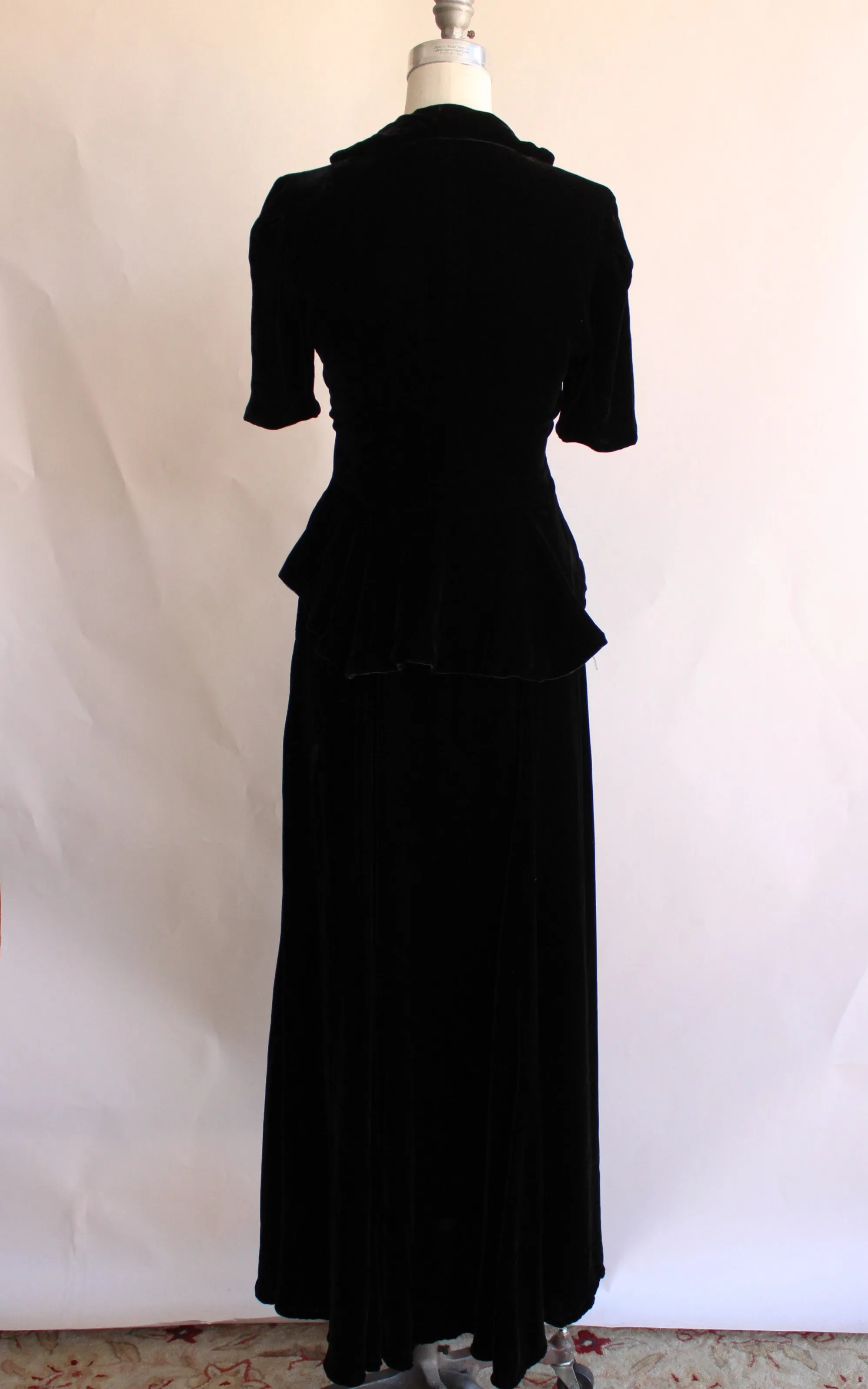 Vintage 1940 New Look Black Silk Velvet Skirt And Blouse Set